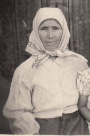 Мать: Шумилова (Фельчагова) Мария Григорьевна, с.Кожевенное 1955г.