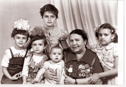 Счастливая бабушка