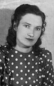 Жена - Сигаева (Белова) Анна Иннокентьевна (наша бабушка). 1950.