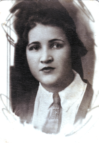 Старшая дочь - Надежда Пицык (наша бабушка). 1939 г.