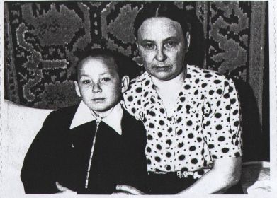 Куропатов Саша с мамой