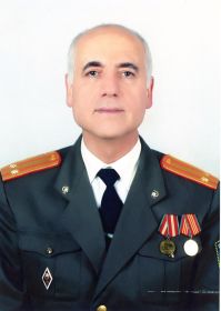 Сын солдата подполковник медицинской службы ВС РФ, ВСУ и ВС РУз Тахиров Дилмурад Кулиевич