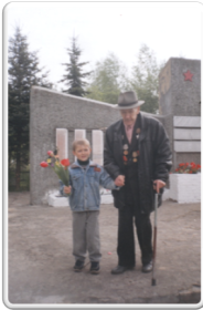 Полянский А.А. с внуком Сашей, 2002 г.