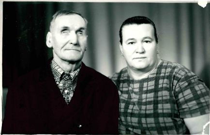 Отец и сестра Вениамина Михайловича 