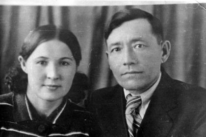 Асия(жена)           дочери: Назия, Нелля, Рамзия