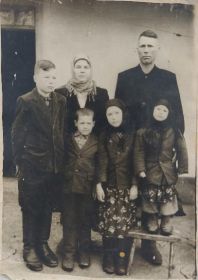 Иустиния (жена)Людмила, Сергей, Петр, Любовь(дети)