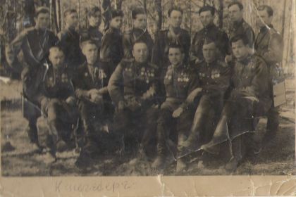 Снимок сделан в Кенигсберге ( в конце войны или после войны), дед справа с краю