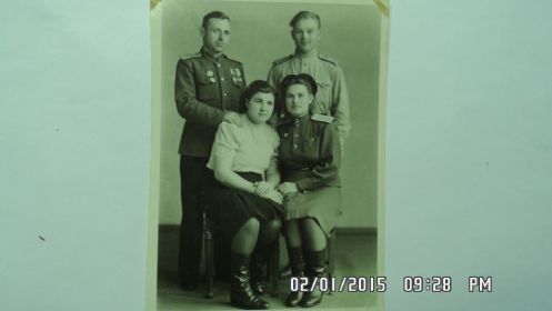 1й ряд(слева) ДЕМИДОВА ЕЛИЗАВЕТА МИХАЙЛОВНА (ЛОСЕВА  моя мама),вверху(слева) ДЕМИДОВ М.И.справа СОМАТОЙ АЛЕКСАНДР СТЕПАНОВИЧ.