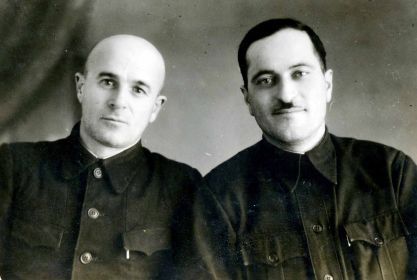 Мархиев Х.Х. с фронтовым другом. Фото после войны.