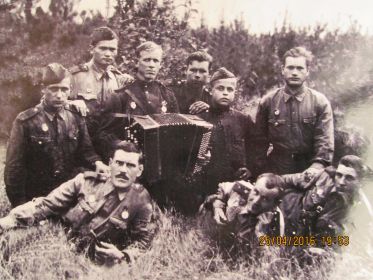 Слева направо, нижний ряд: Попов Константин, Воруев Андрей Ф., Москаленко. Слева направо, верхний ряд: Шабалин, Дубровный, Смагин А.Г., Гукарин Сергей, Смирнов, Вельмесов В.И.
