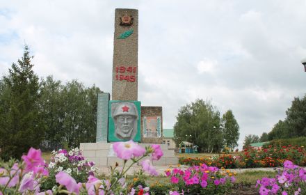 Памятник павшим в родной деревне Таймасово Куюргазинского района Башкортостана