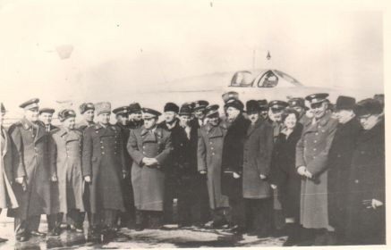 1968 год. Встреча с однополчанами в Кубинке. На снимке И. Кожедуб, П. Ф. Чупиков.