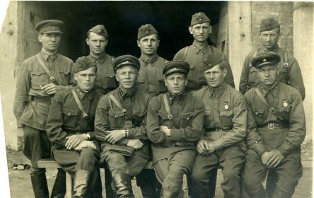 Офицеры авто-ремонтного батальона 42 армии Ленинградского фронта 1942 г.
