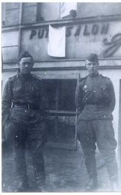 Мой дед справа. Берлин 8 мая 1945 г.