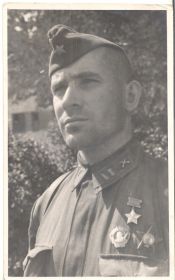 Первый командир полка Герой Советского Союза М.М.Родичев(1942 год)