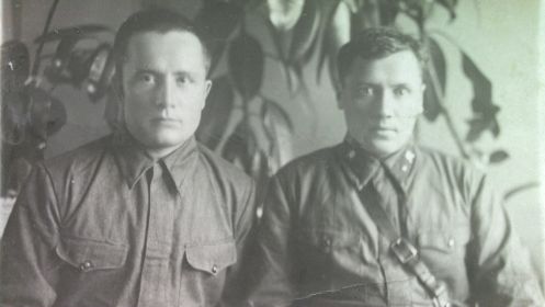 1943 год. Выписаны из госпиталя. Слева Горячкин Петр Иванович. 