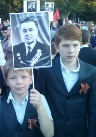 Правнуки Анисимова П.И.  с гордостью участвуют в параде Бессмертного полка