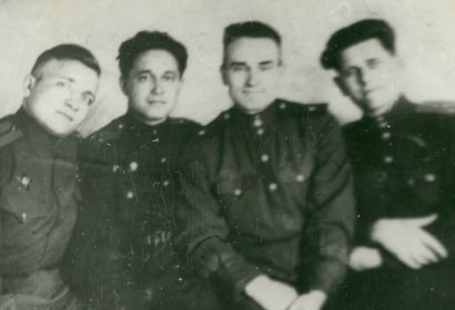 Группа офицров 83 батальона пятой железнодорожной бригады, 1944 год.
