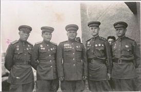 Командир 359 СД Косолапов П.П. (в центре)