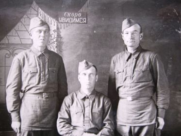 Слева дядя Антон Данилович