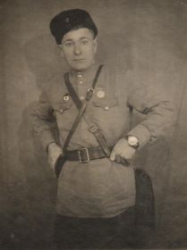 Гвардии ефрейтор Фокин Дмитрий Фёдорович, разведчик-наблюдатель. Фото 1944 года