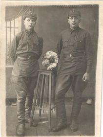  Шепетовка, с боевым товарищем (стоит справа)