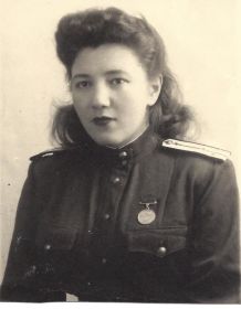 Фотография мамы в 1945г.