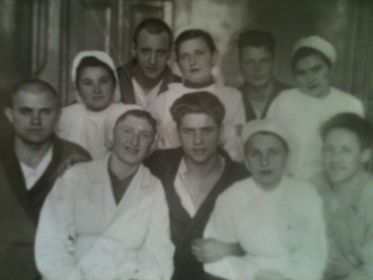 На излечении в госпитале г. Днепропеторовск 1945год.