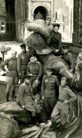 Памятник Кайзеру Вильгельму I в Берлине, 1945