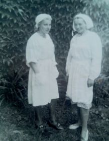ХППГ 2236 г. Вена 1945г. Анастасия Иванова, слева.