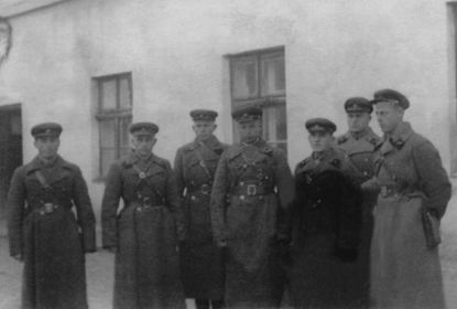 Командиры 10 мсп (3 справа-Асланов А.А.)