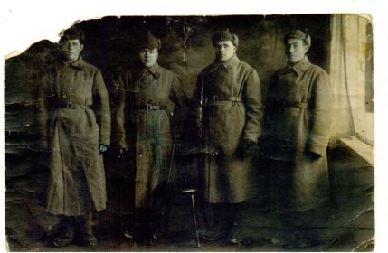Фото периода Финской войны. Сергеев А. С. второй слева