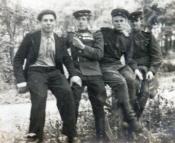 Милинчук Владимир, Михаил Кудрявцев, Иван Семёнов, Анатолий Антонов ( слева направо, город Альтенграбов, Германия 1946 год)