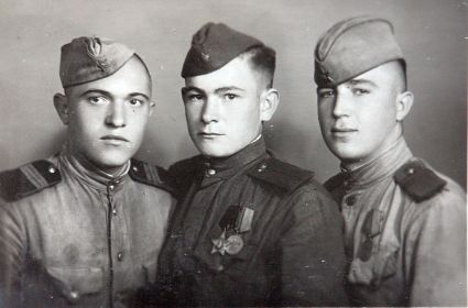 Ковалёв А., Кодинец П., Григорьев ( слева направо, Германия, 1945 год)