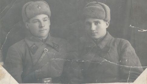 сослуживец (слева) раннего периода 1938-1940гг по Приморью-  имя не известно