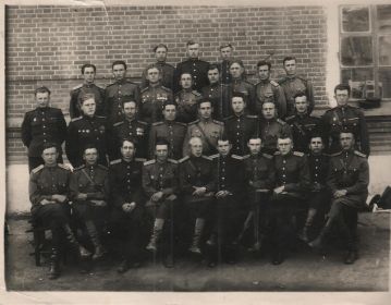 первые послевоенные годы,  офицеры 1 -го ДВ фронта