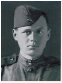 Васильев Иван Владимирович (1926 – 15.03.1945) – рядовой, минометчик, 19 стрелковый Выборгский Краснознамённый полк 90-й стрелковой Ропшинской Краснознамённой ордена Суворова II степени дивизии, погиб