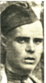 Связист 3 батальона старший сержант С.П. Зорин (Герой Советского Союза посмертно)