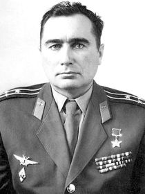 Колядин Виктор Иваноич- Герой Советского Союза, летчик.