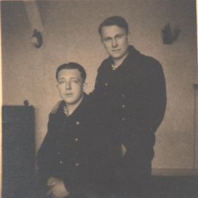 Шпынёв В.Ф. с другом Вениамином Шороховым. 9 мая 1947 г.