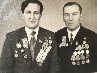 С однополчанином и другом Семенякой Василием Ивановичем (30-ти летие Победы в ВОВ)