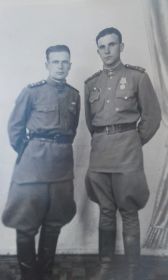 Афумаци под Бухарестом 14.04.1945 Розин (справа)