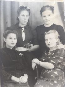 Боевые подруги Вера, Тася, Паня и Нина