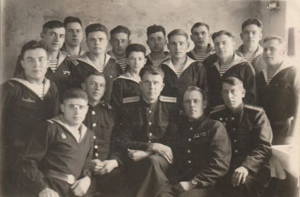 Личный состав 2-й Новороссийской Краснознаменной бригады торпедных катеров Черноморского флота
