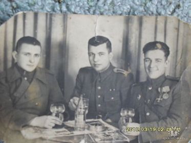 Бачинский Иван (в середине)