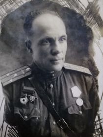 Карабанов Фёдор Захарович Гв.полковник, замполит 41 гв.тбр.(погиб в машине на месте 06.12.43, деда доставили в госпиталь).