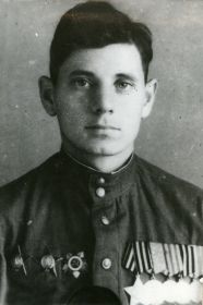 Гудович Александр Львович, сержант-радист. Барнаул, 1947 г.