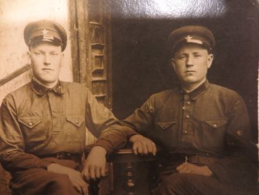 Макар Николаевич с сослуживцем (фото времён финской военной компании)