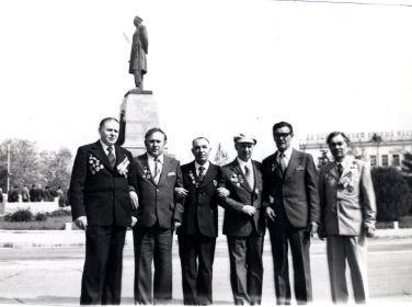Второй слева Рудаков Ф.Г. г.Севастополь 8-Мая 1979г. Встреча однополчан