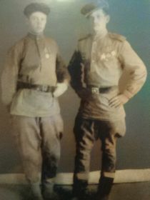 1945 год. Однополчане, Громов Николай Емельянович (1923)  и Жук Федор Макарович (1917-2009)